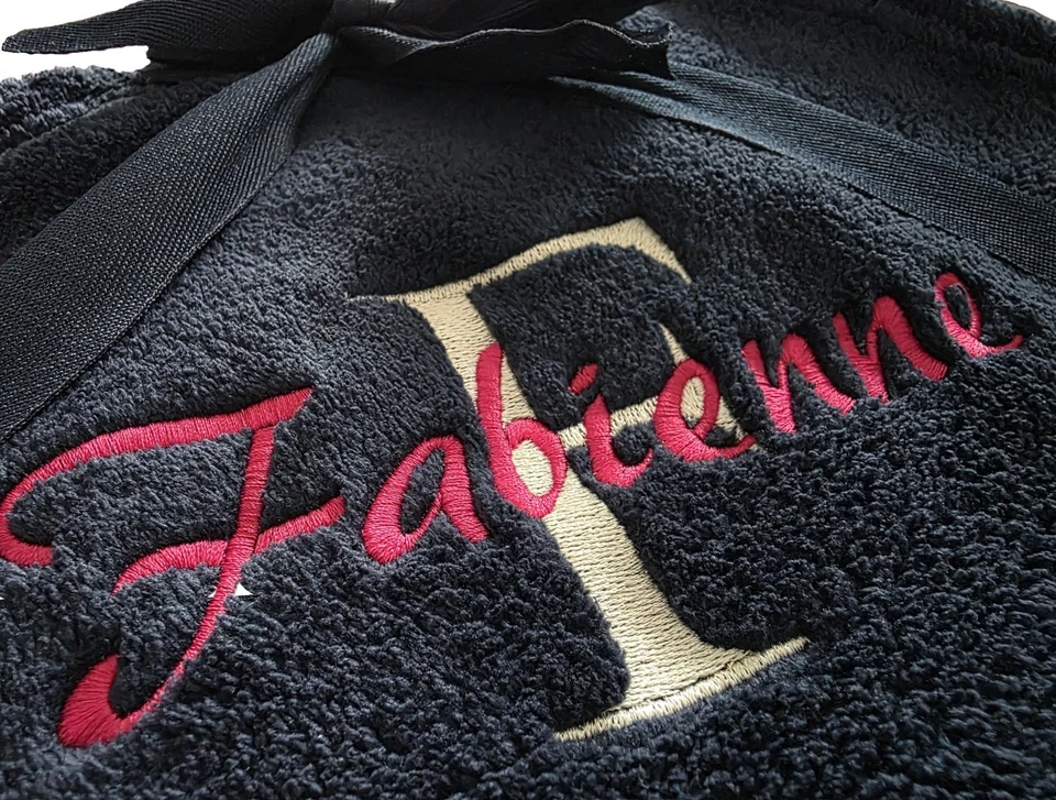 Kuscheldecke extra dick 180x130cm mit Namen, Sternzeichen/Motiv/ Emblem bestickt - Bild 2 von 4