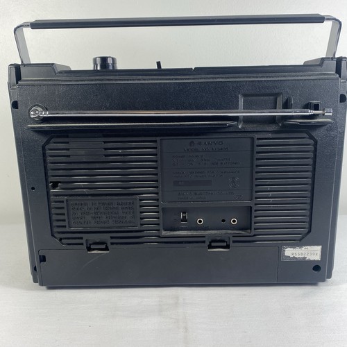 Reproductor/grabador de radio casete SANYO M2405 de colección funciona pero se reproduce un poco rápido - Imagen 2 de 9
