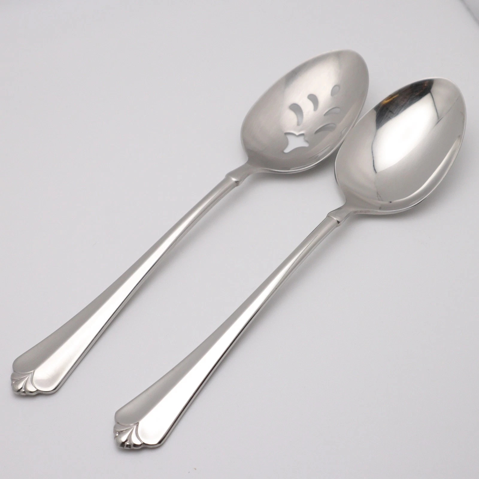Oneida JUILLIARD GLOSSY Pierced/ Slotted & Solid Serving Spoons CUBE Stainless