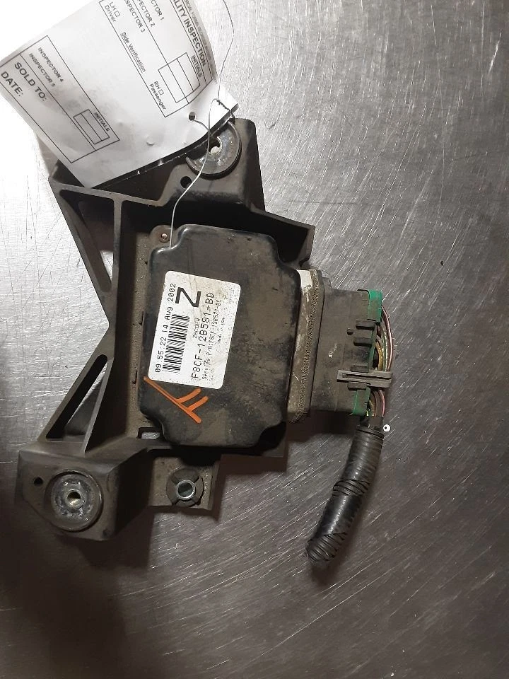 Engine ECM Power Module Below Air Box Coupe ZX2 Fits 98-03 ESCORT 567103 - Image 2 of 4