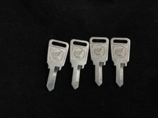 HONDA S90 ST70 ST50 C102 CB100 CT70 CF70 CZ100 Z50M Z50A QA50 4pcs (RIGHT CANAL)