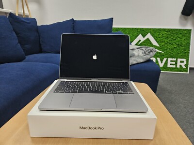 Apple MacBook Pro 13 Zoll (512GB SSD, M2, 8GB) Laptop - Space Grau - MNEJ3D/A...