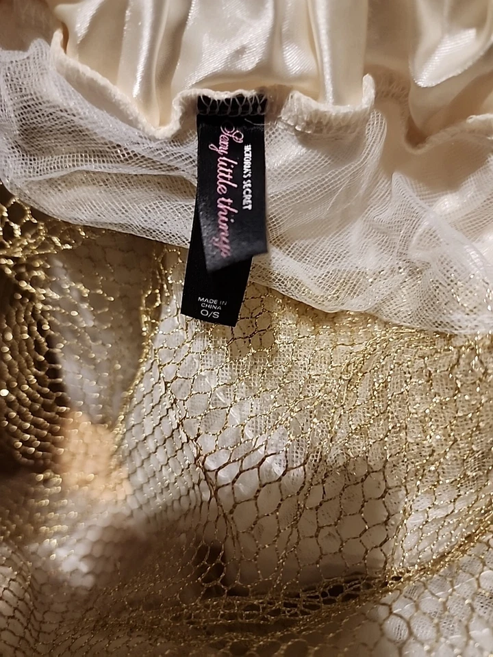 Victoria's Secret Santa Baby SEQUIN Giselle Satin Tule Skirt & Hat Set NWOT - Image 4 of 4