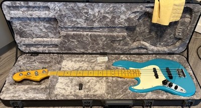 Fender American Professional II Jazz Bass LH Miami Blue + Case & Extras