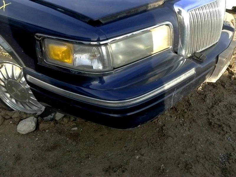 Driver Left Headlight Fits 95-97 LINCOLN & TOWN CAR 2306284 - Image 3 of 4