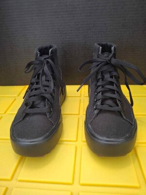Womens Puma Kaia Platform Mid Sneaker Size 6M. Show No Wear.