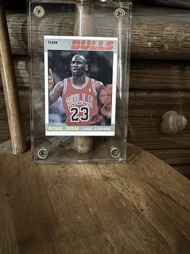 Fleer 1987-88 Base Set Michael Jordan Chicago Bulls #59 Basketball Card