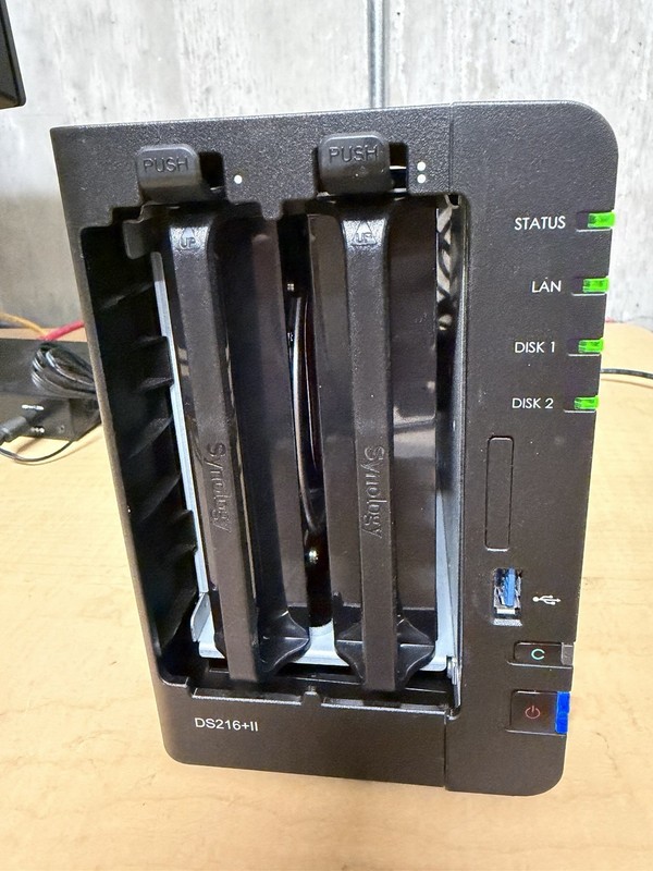 Synology DiskStation DS216+II 2-Bay NAS (2) 3TB HDD Hot Swap Ethernet USB 3.0
