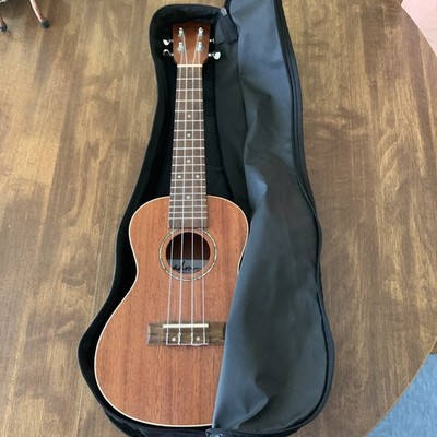 ADM Ukulele JU116-23 with travel bag