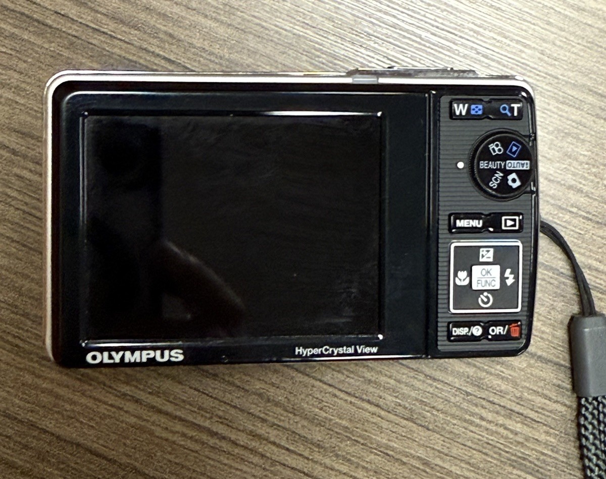 Olympus Stylus 7010 12mp Digital Camera Hyper Crystal View W 