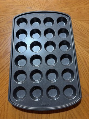 Wilton Perfect Result Premium Non-Stick Mini Muffin 24 Cupcake Pan Curved End