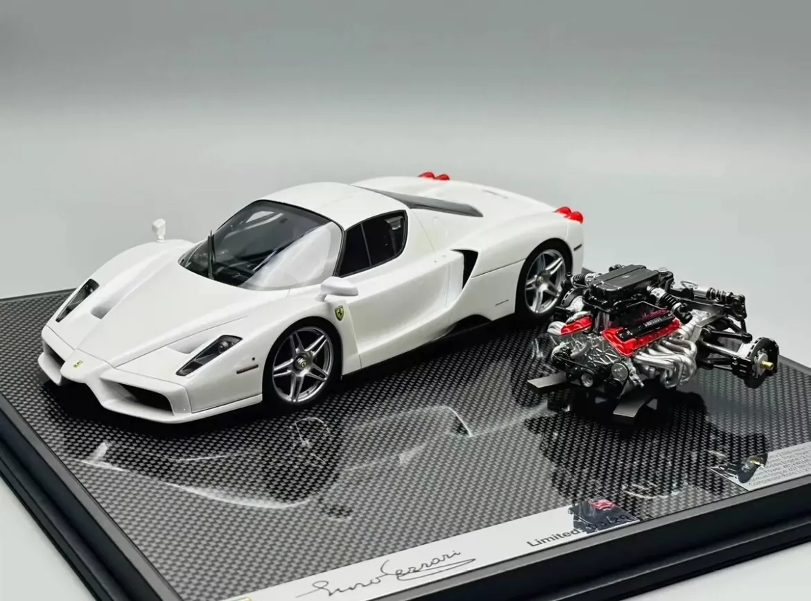 1/18 General Models Ferrari Enzo with Engine (Pearl White