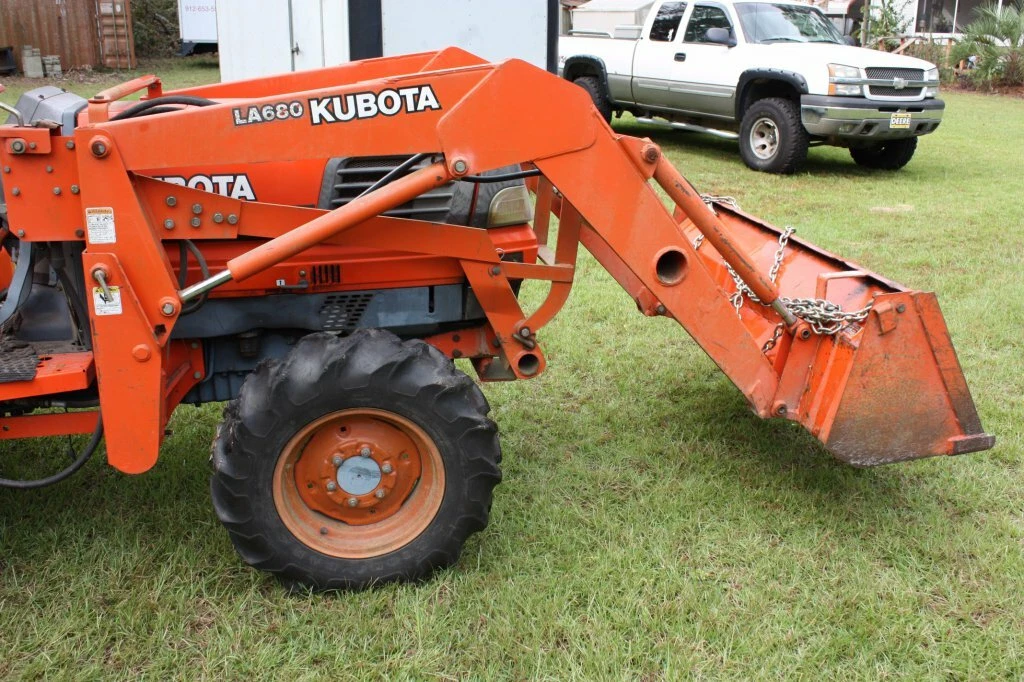 La680 loader top