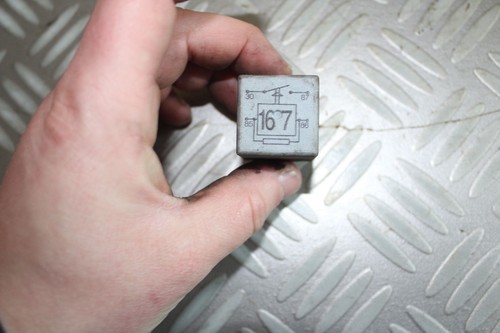 Relais Kraftstoffpumpenrelais 191906383c VW Polo Classic 60 6 N/6 KV