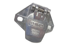 15-721 PHILLIPS 7-WAY SOCKET 2-HOLE WIRE INSE...