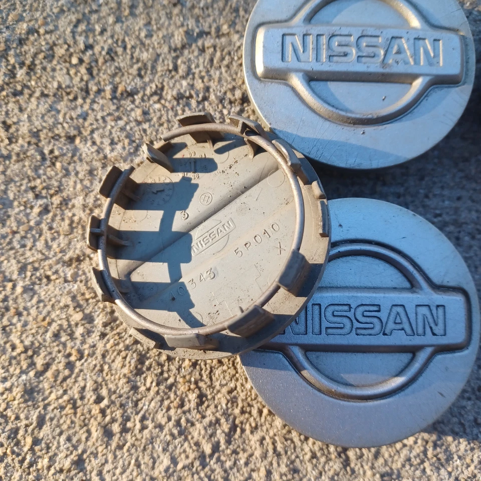 Juego de 4 tapas centrales Nissan Altima Máxima Sentra, 2000-2006 p/n 40343 5P010 Foto 3 de 3