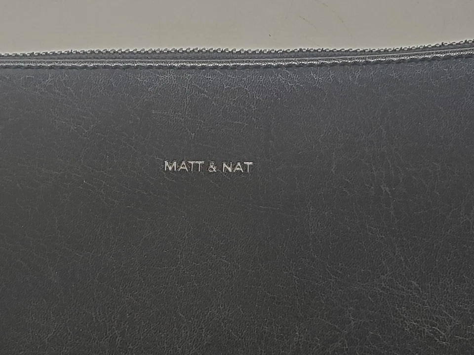 Anthropologie - Bolso sin asas cuadrado grande de cuero vegano mate y nat negro Foto 3 de 4