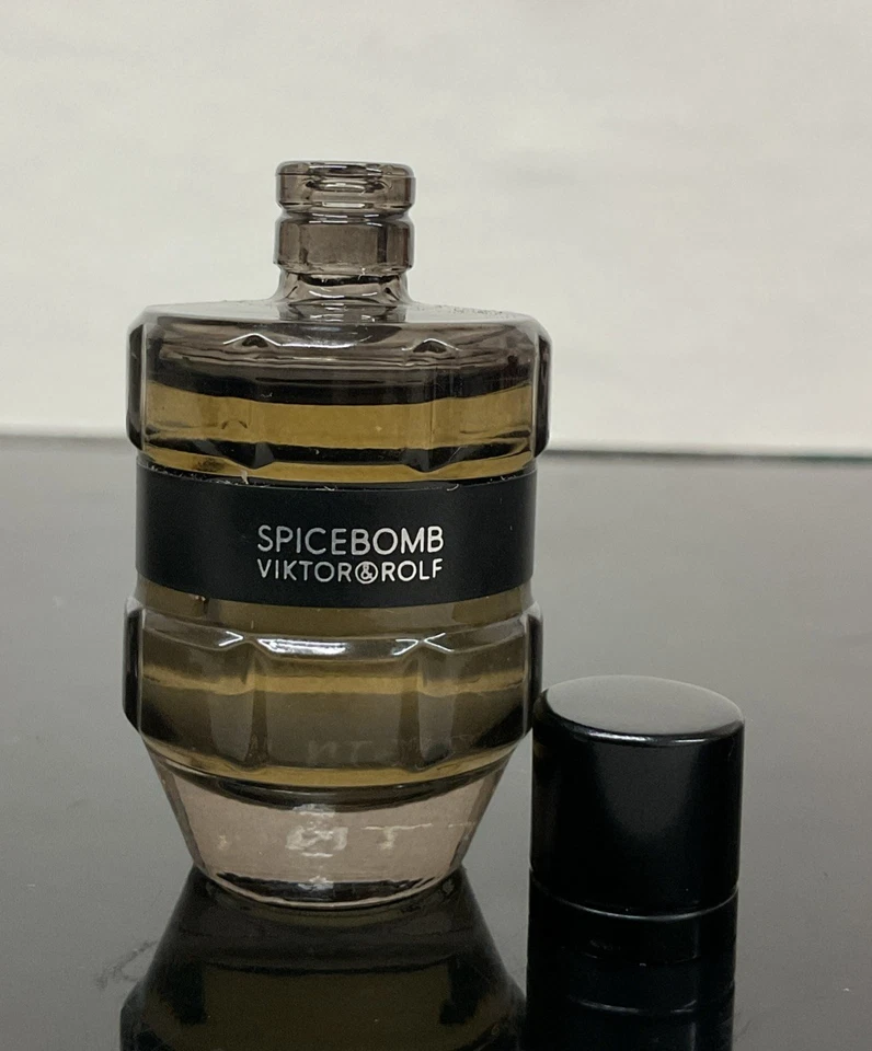 Туалетная вода Viktor & Rolf Spicebomb мини-сплэш для мужчин 0,24 жидк. унц. - Изображение 4 из 4