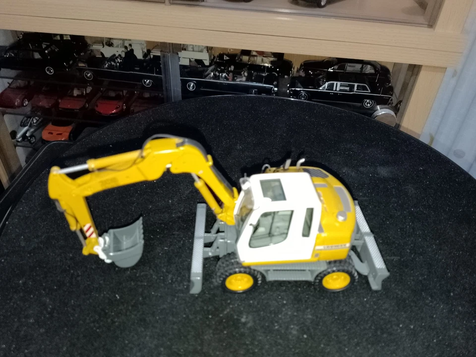 LIEBHERR A 309 litronic RETRO RUEDAS 1/50 NZG 605 (1571) - Imagen 4 de 4