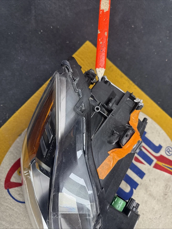 Faro delantero derecho pasajero Maserati Ghibli 2014-2018 xenón oculto OEM Foto 3 de 4