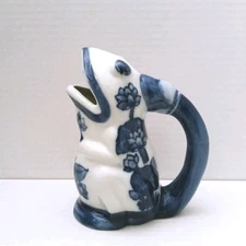 Vintage Blue And White Frog Pitcher Jug Vase Porcelain Ceramic Asian 7 Inches