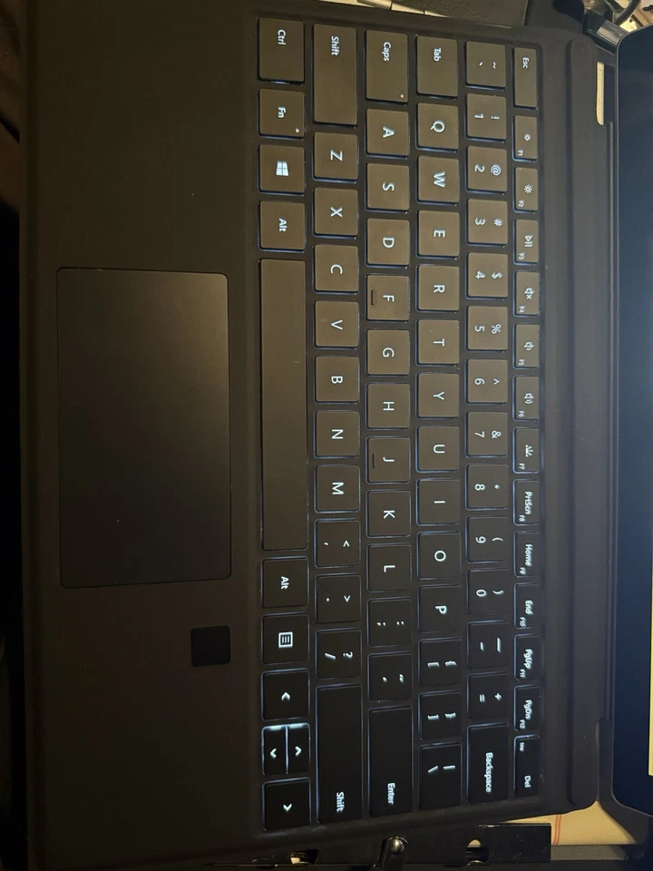 Microsoft Surface Pro 7 (Intel Core i5 4ta generación, 1,9 GHz, 8 GB) Foto 2 de 4