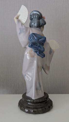 Lladro Figurine "Madame Butterfly" #4991 Japanese Geisha - Picture 4 of 6