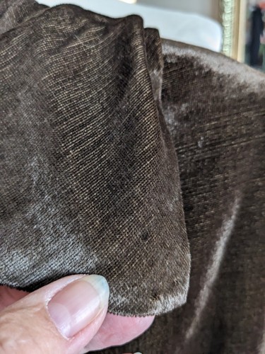 UNIQUE Vintage 1920s Beautiful Brown Velvet hand-stitched cloak With button - Picture 5 of 13