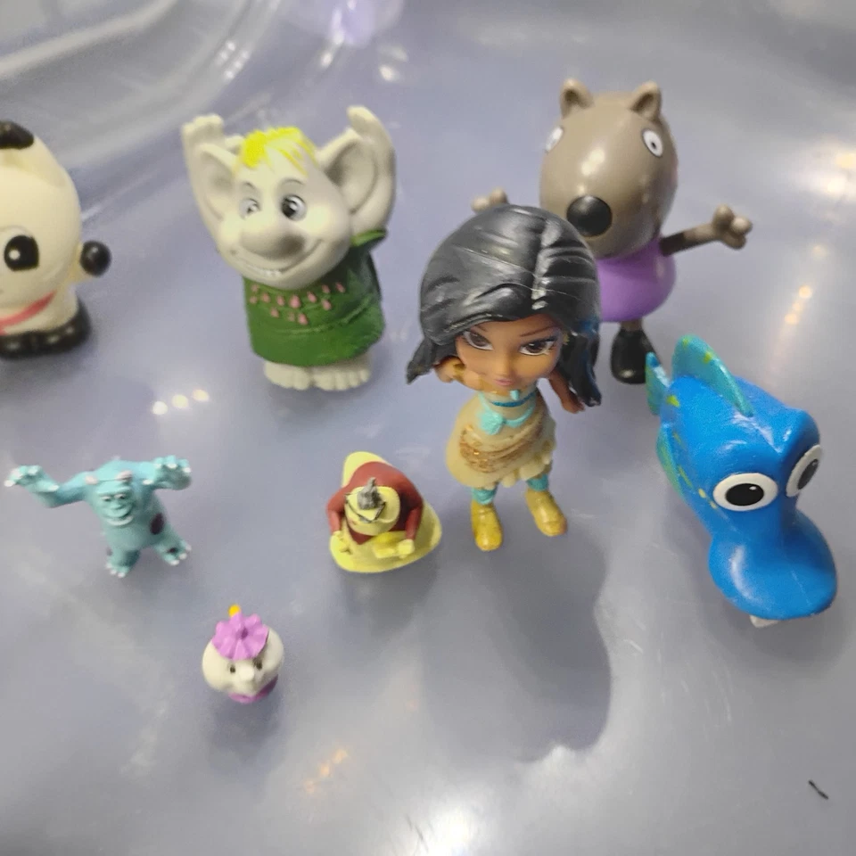 Lote De 26 Disney Doorables, Super Kitties Pixar & Itty Bitty Prettys Angel High Foto 4 de 4