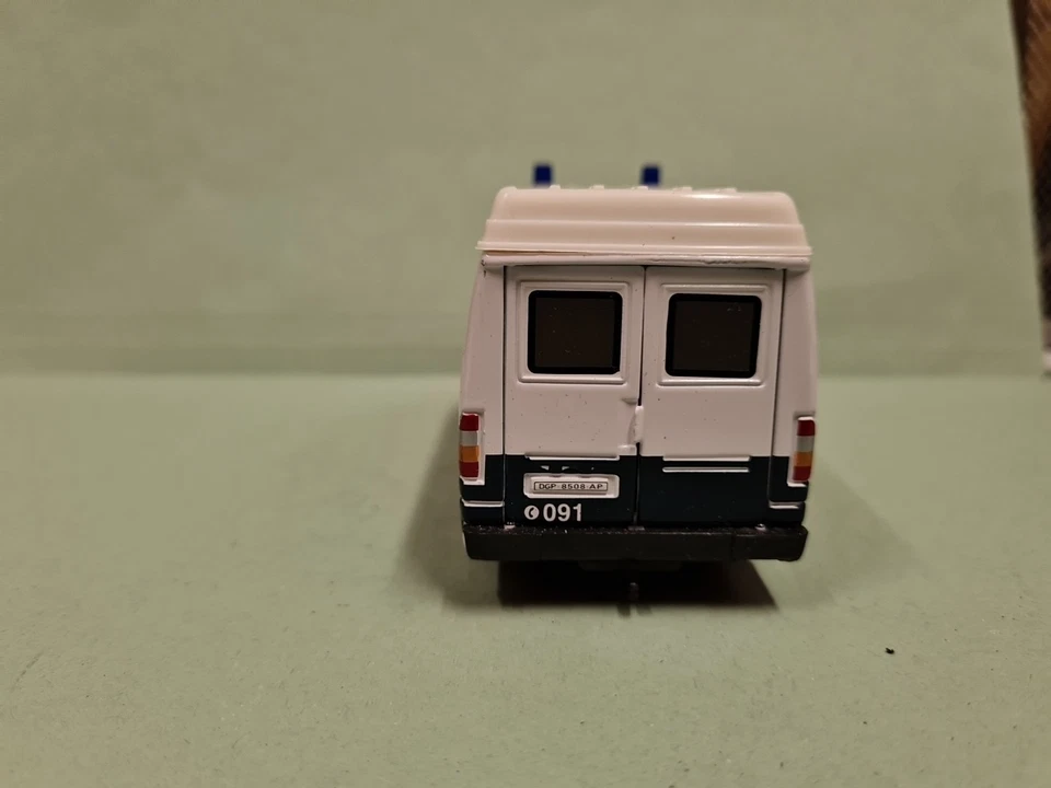 HONGWELL FURGONE MERCEDES BENZ POLICIA SPAIN SPAGNA SCALA 1/43  - Immagine 3 di 4