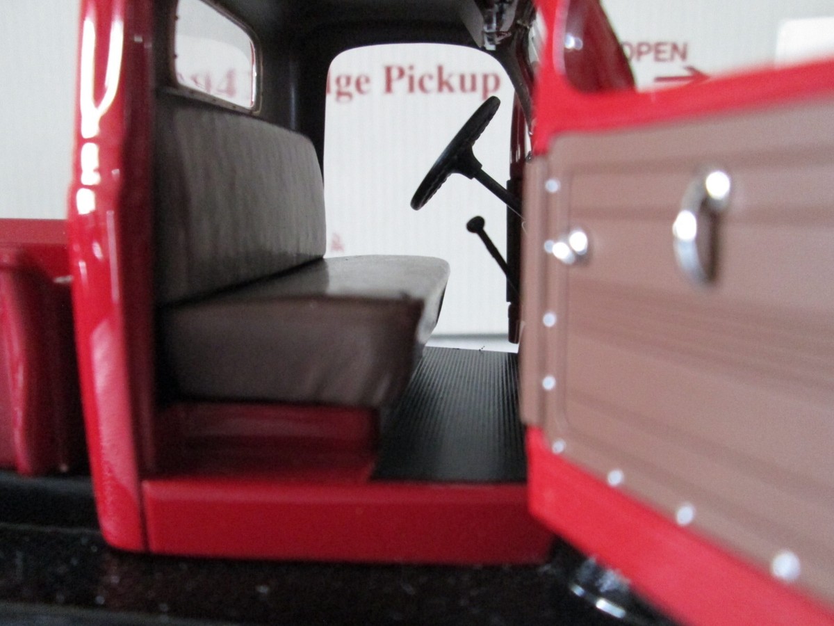 Danbury Mint diecast 1941 Dodge Series WC Half-ton Pickup truck 1