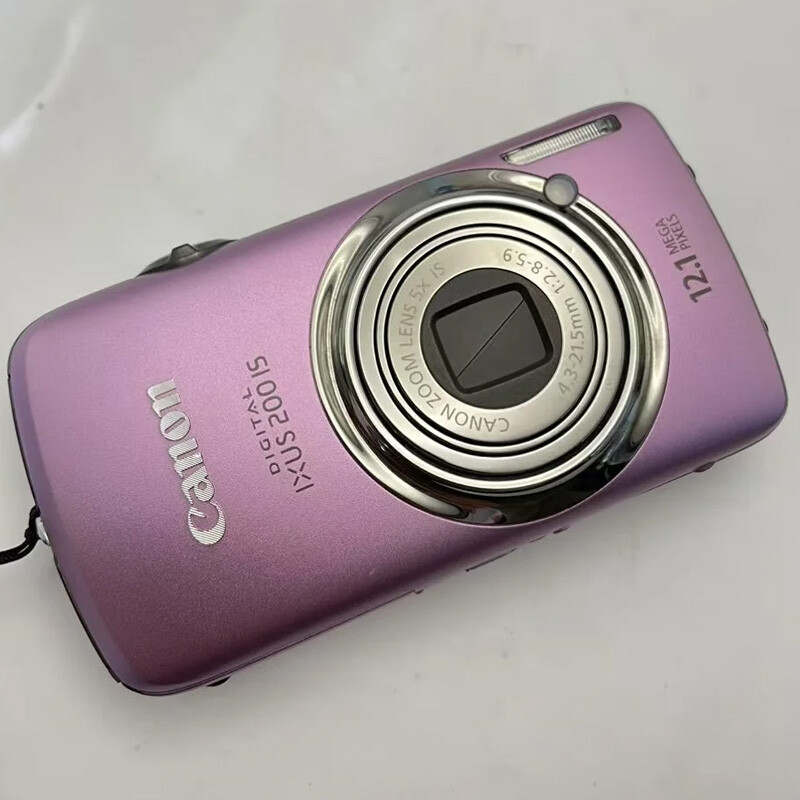 Canon IXUS 200 IS 5x Optical Zoom CCD Digital Camera