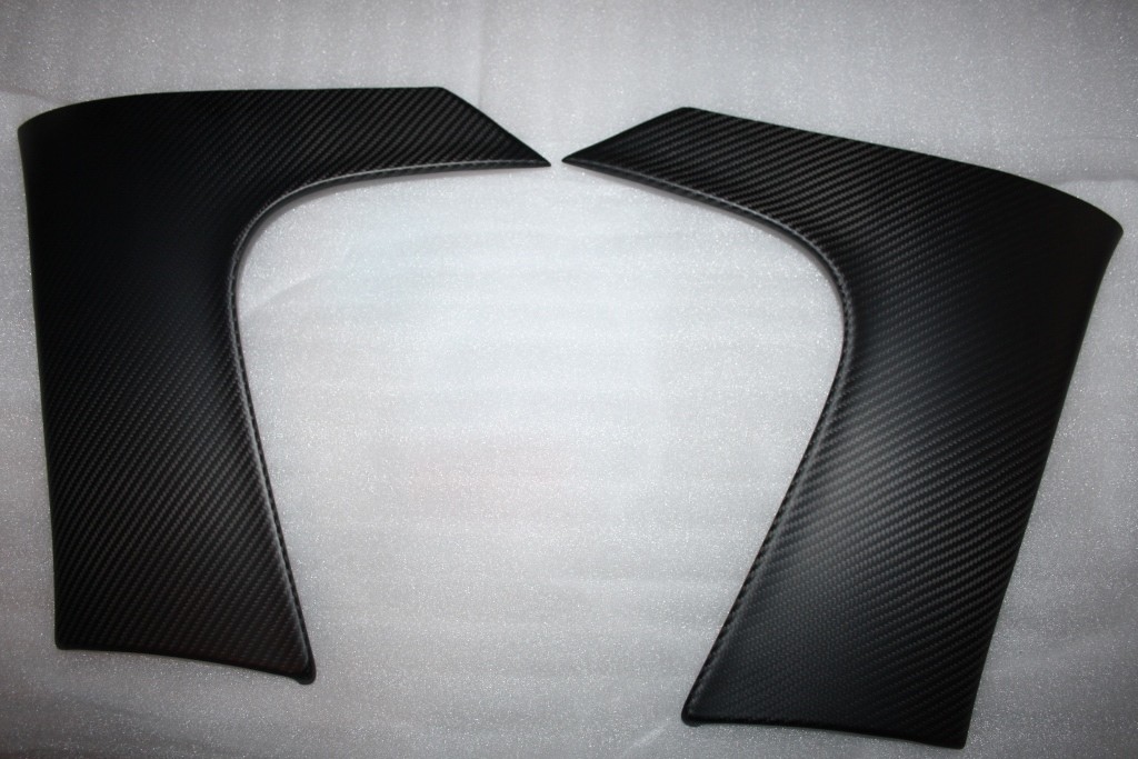 Réparez vos flancs avant latéraux de TMAX 2011 abîmés avec ce kit carbone