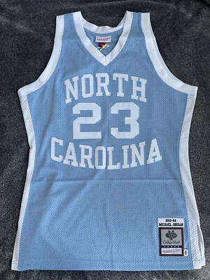 Michael Jordan UNC 1983-84 Mitchell & Ness Jersey Size Men's M (40