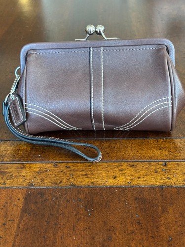 COACH SOHO FRAMED DARK BROWN LEATHER KISS LOCK WRISTLET