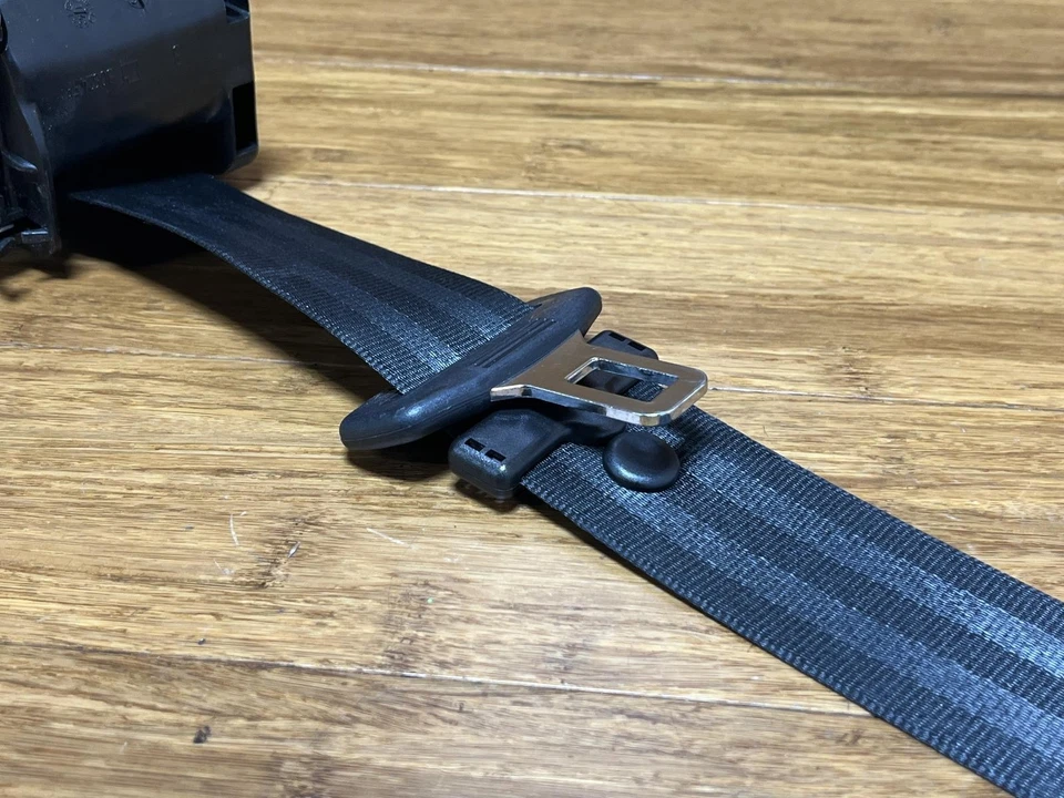 Audi S5 2010-2017 convertible cinturón de seguridad delantero derecho retractor negro OEM Foto 4 de 4