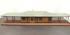 HO BUILDING "TRAIN STATION DEPOT" WITH PLATFORM