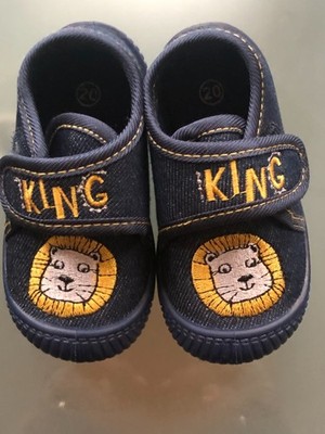 Blaue Laufschuhe mit Klettverschluss und Naturgummi- Sohle von King Gr.20