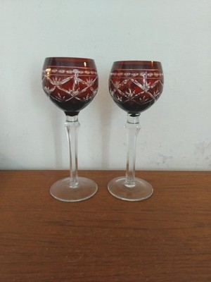 2 Weinstielgläser mit böhmischem Rubinschliff/klar, 21 cm hoch 