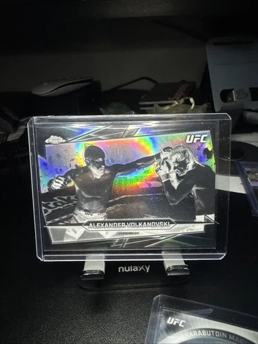 Alexander Volkanovski Negative Refractor - 2026 Topps Chrome UFC #30