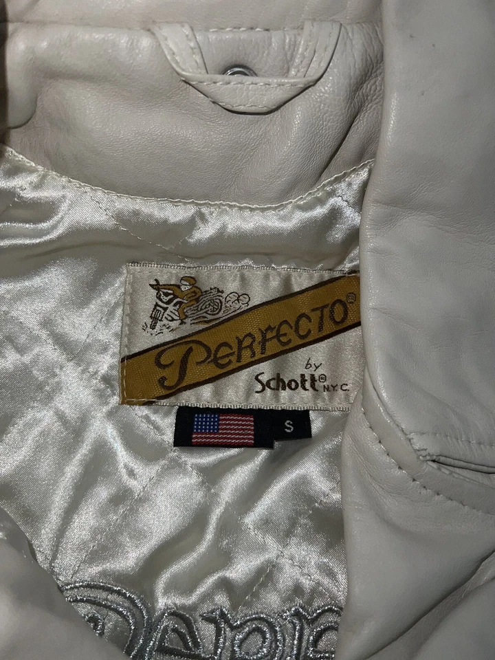 Sleeveless Schott Perfecto Lambs Leather Vest Size S - Image 4 of 4