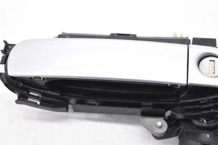 2002-2009 AUDI A4 1.8L TURBO DRIVER LEFT SIDE DOOR HANDLE SILVER Foto 3 de 4