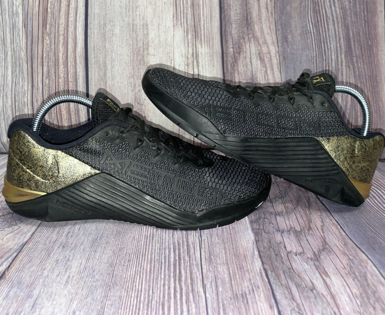 Nike Metcon 5 Black Metallic Gold Cross 