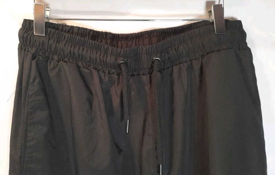 Boohoo MAN Mens Shell Cargo Trousers Fit Size L Black eBay