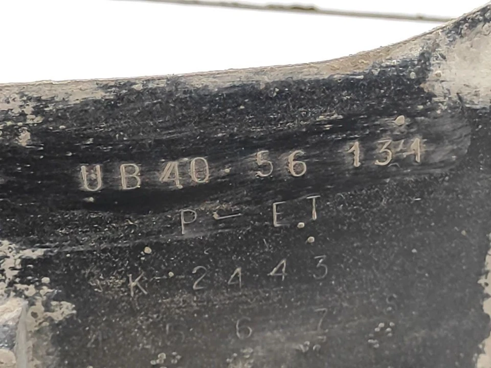 Carcasa del paso de rueda derecha Mazda B2200 serie B UF 1989 2.2D revestimiento del paso de rueda delantero Foto 4 de 4