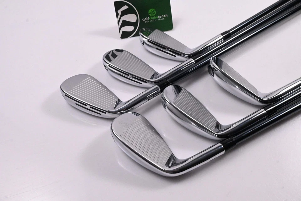 Wilson Staff DYNAPWR 2023 Forged Irons / 5-PW / Regular Flex Recoil DART 70 Shaf - Image 4 of 4