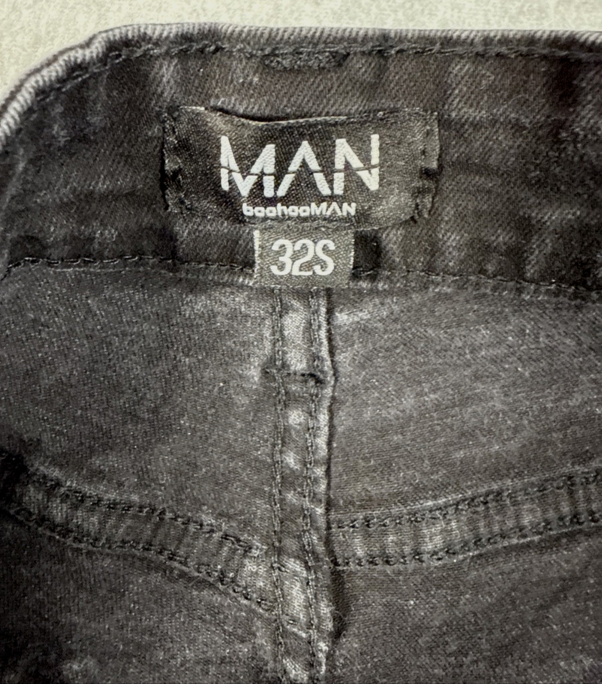 BooHoo Man Men Black Wash Denim Distressed Cargo Jeans Size 32S ButtonFly PreOwn