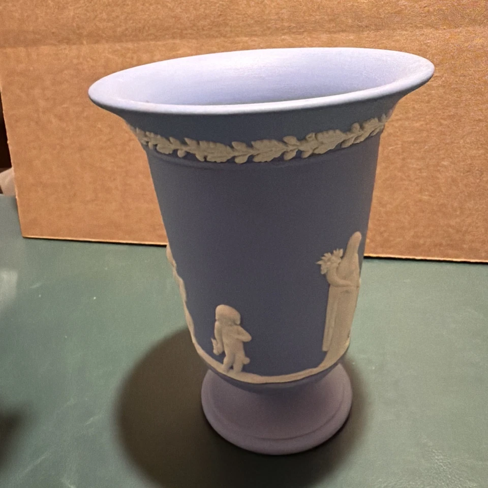 Винтажная сине-белая неоклассическая греческая ваза-пьедестал Wedgwood из яшмы 5 дюймов - Изображение 3 из 4