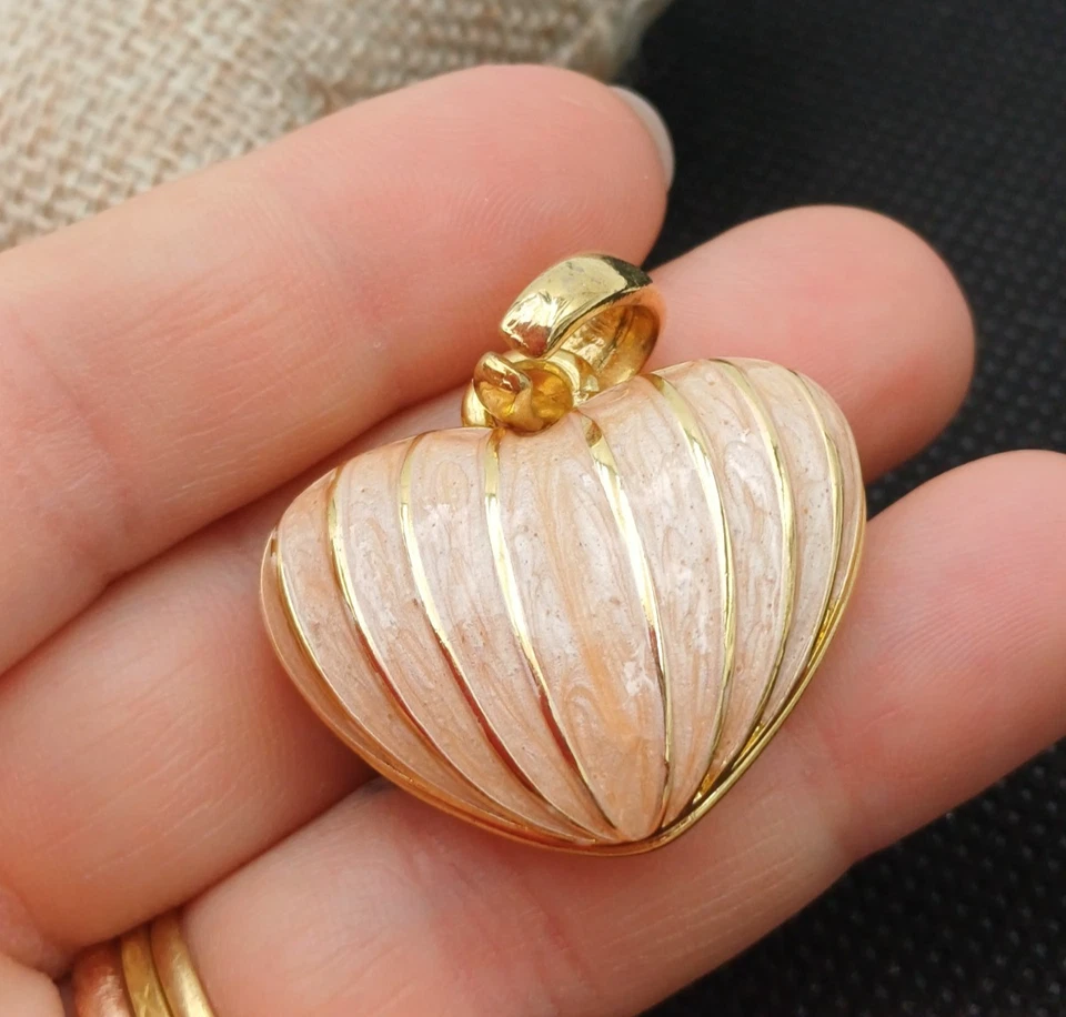 CIONDOLO CUORE SMALTATO ROSA TENUE - Immagine 2 di 4