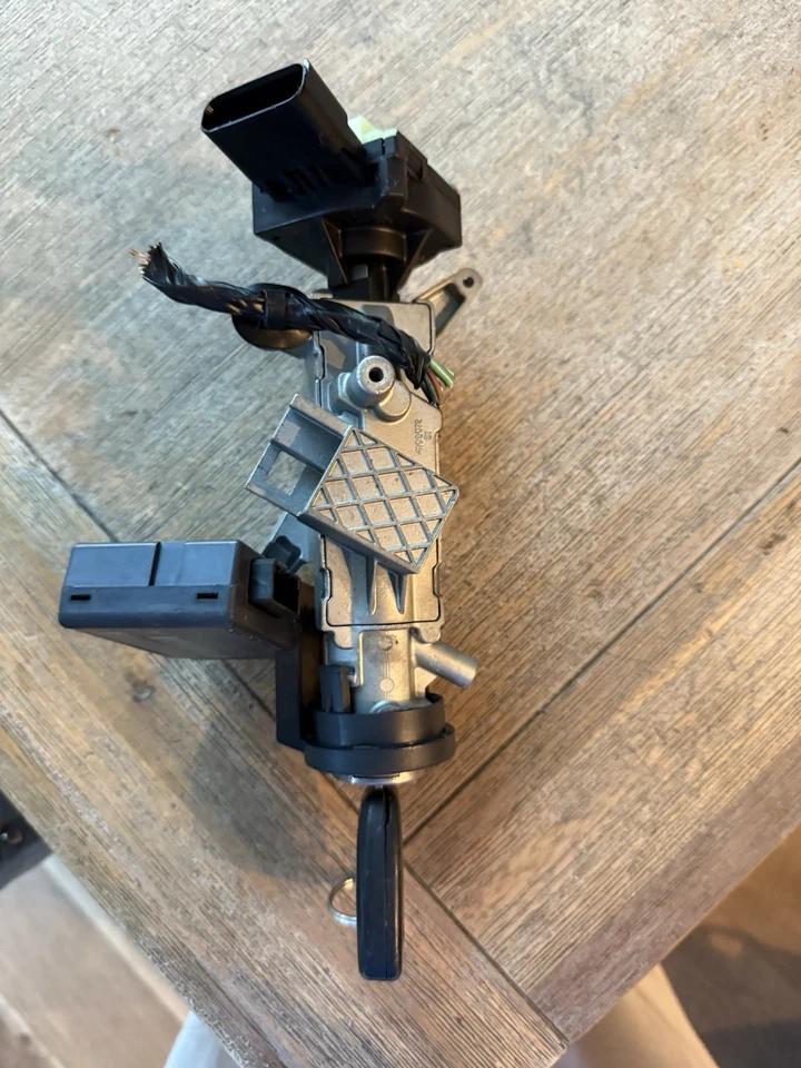 Bloqueo interruptor de encendido Dodge Nitro 2007-2011 con llave e inmovilizador OEM 05026071AR Foto 2 de 4